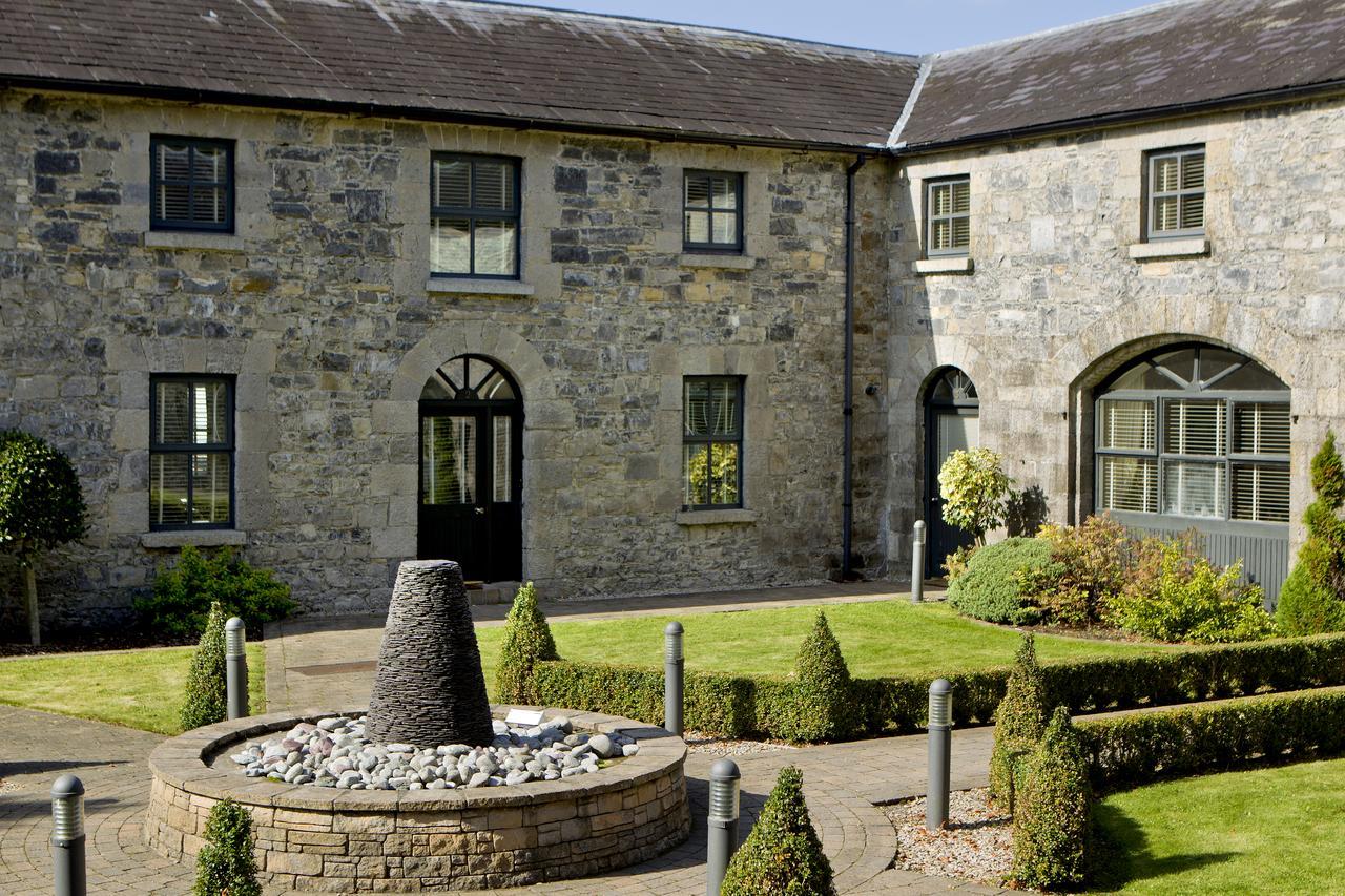 Moyvalley Hotel Self Catering Cottages Экстерьер фото